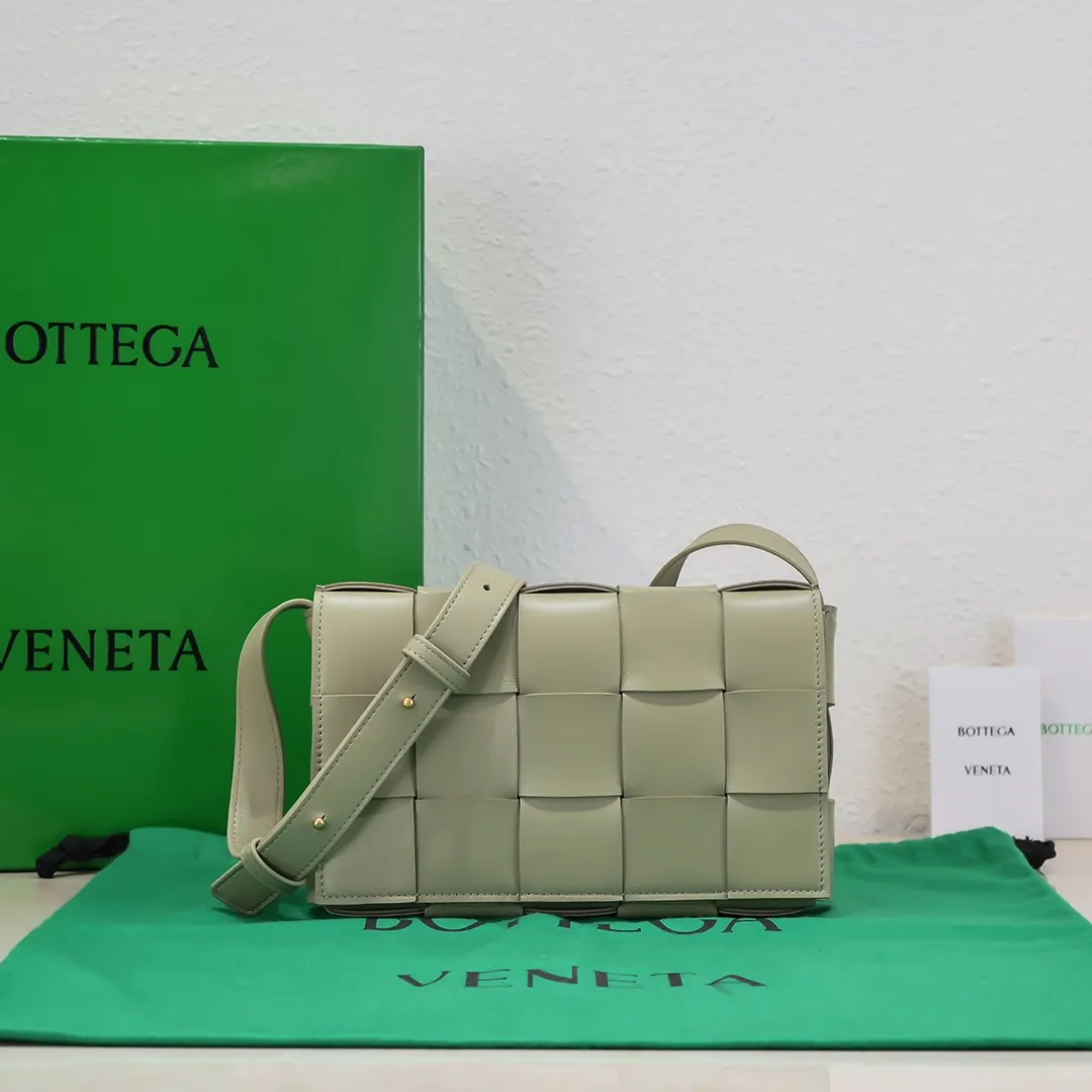 New color (travertine green)